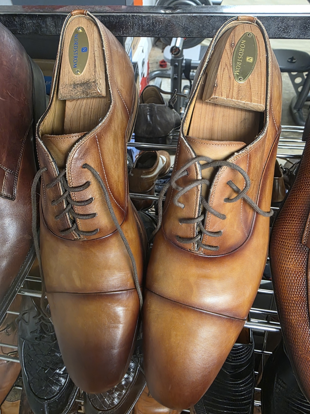 Magnanni Burnished Tan Leather Cap-Toe Derbys